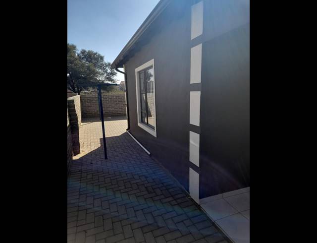 2 BEDROOM HOUSE FOR SALE IN VANDERBIJLPARK CE 3